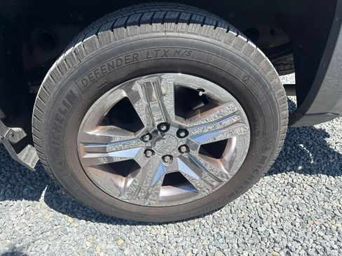 Used 2017 Chevrolet Silverado 1500 LT w/ Texas Edition RWD image 11
