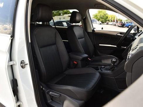Used 2022 Volkswagen Tiguan SE AWD/4WD image 21