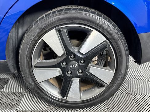 Used 2020 Kia Soul EX image 36