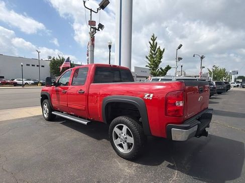 Used 2014 Chevrolet Silverado 2500 LT w/ Interior Plus Package AWD/4WD image 7