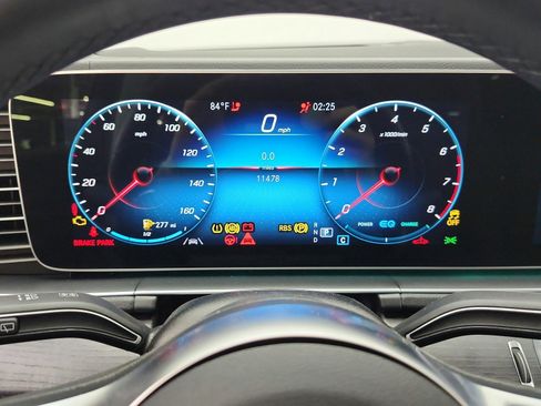 Used 2023 Mercedes-Benz GLS 580 4MATIC image 9