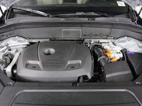 New 2026 Volvo XC90 T8 Plus w/ Protection Package Premier image 12