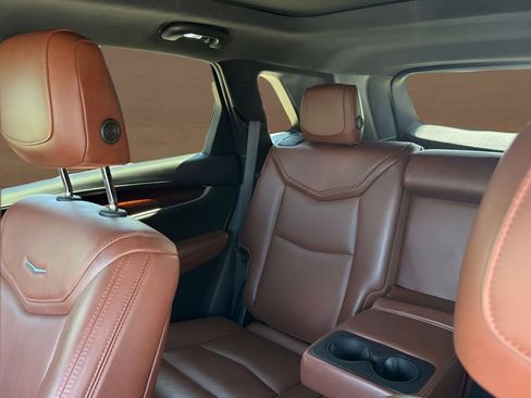 Used 2019 Cadillac XT5 Premium Luxury w/ Driver Assist Package AWD/4WD image 15