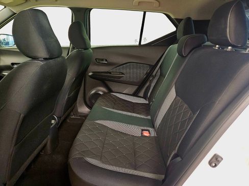 Used 2018 Nissan Kicks SV w/ Exterior Package image 29