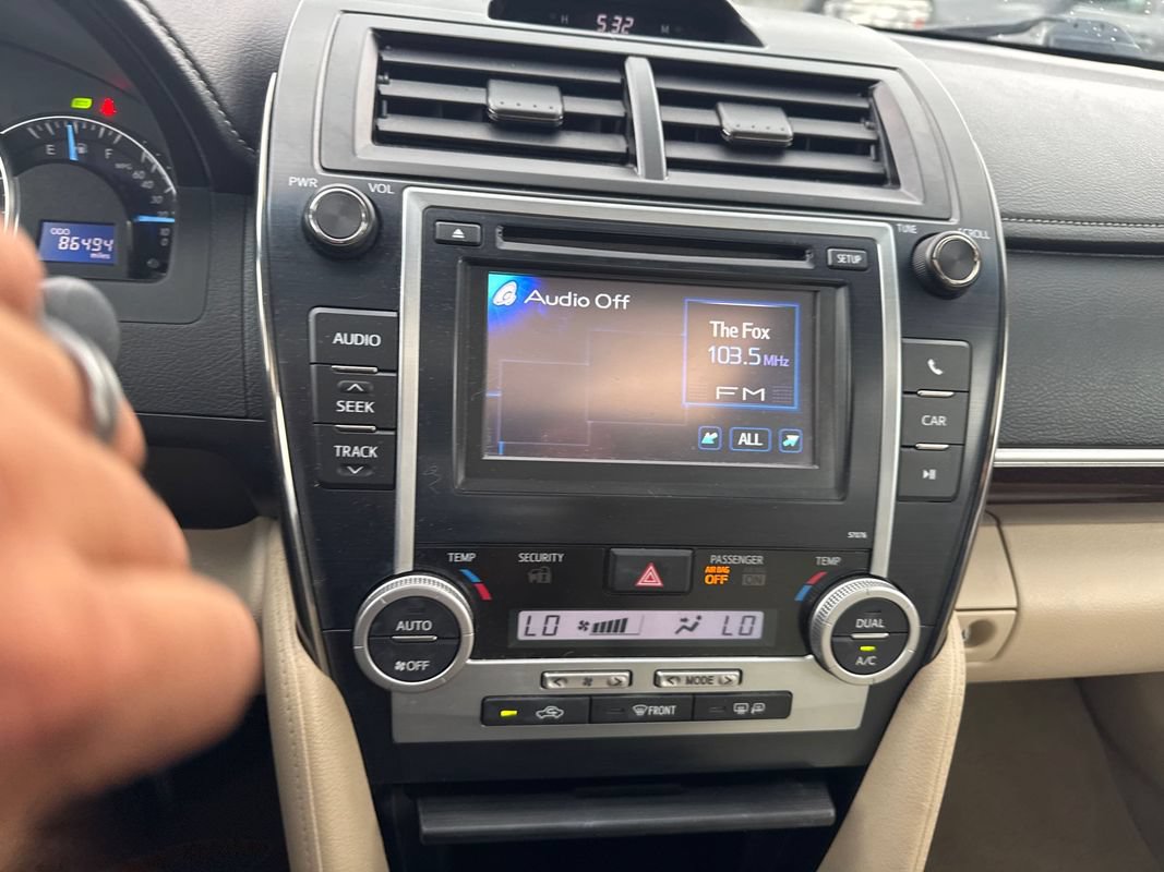 Used 2013 Toyota Camry XLE FWD image 32