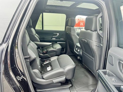 New 2025 Ford Expedition Max Platinum w/ Stealth Performance Package image 32