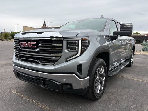 Used 2025 GMC Sierra 1500 SLT w/ SLT Premium Plus Package AWD/4WD image 11