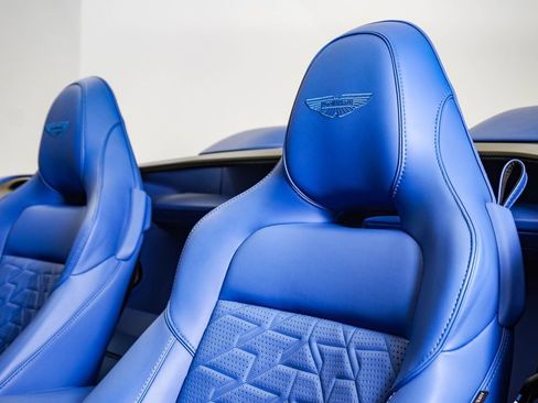Used 2026 Aston Martin Vanquish Convertible RWD image 24