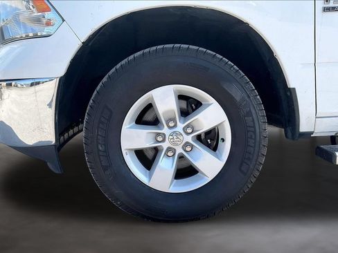 Used 2022 RAM 1500 Classic SLT AWD/4WD image 32