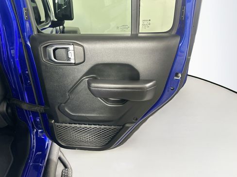 Used 2018 Jeep Wrangler Unlimited Rubicon AWD/4WD image 28