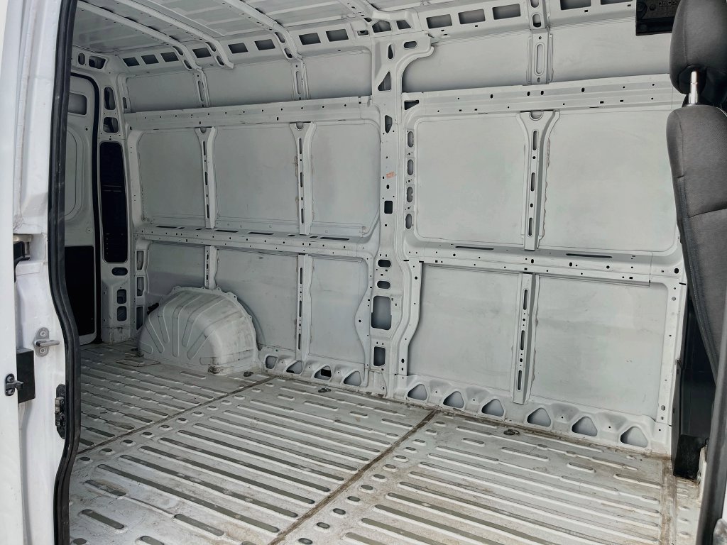 Used 2024 RAM ProMaster 2500 w/ Convenience Group FWD image 24