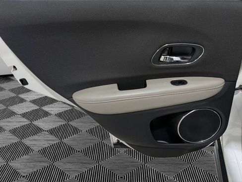 Used 2021 Honda HR-V EX image 18