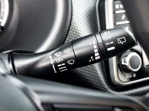 Used 2025 Nissan Kicks Play S image 21