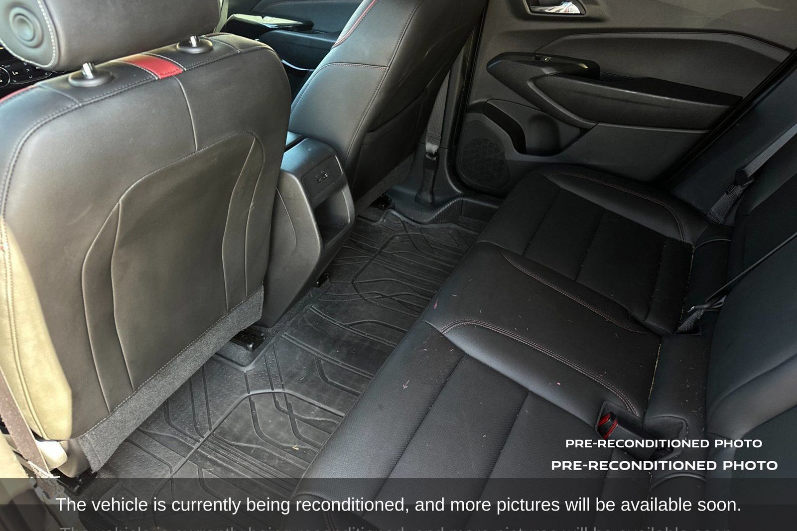 Used 2025 Chevrolet Trax RS w/ Sunroof Package FWD image 16