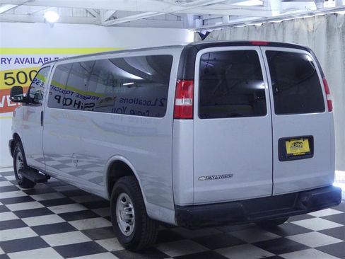 Used 2022 Chevrolet Express 3500 LS RWD image 5