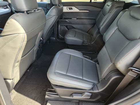 New 2026 Ford Explorer Active w/ Active Comfort Package RWD image 19