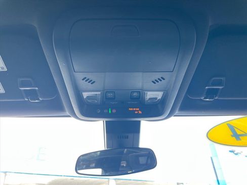 Used 2024 Chevrolet Equinox RS FWD image 21