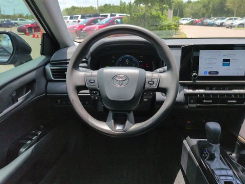 Used 2026 Toyota Camry LE w/ Convenience Package FWD image 15