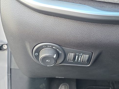 Used 2022 Jeep Compass Latitude image 21