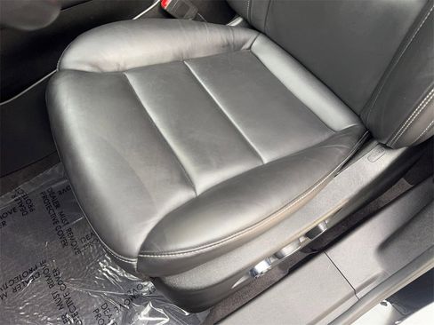 Used 2024 Cadillac XT4 Premium Luxury image 28