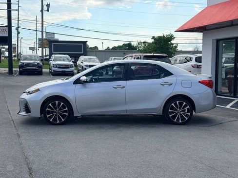 Used 2017 Toyota Corolla SE FWD image 3