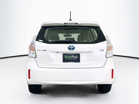 Used 2014 Toyota Prius V Five FWD image 7