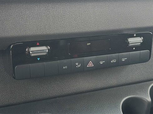 Used 2024 Mercedes-Benz Sprinter 2500 image 21