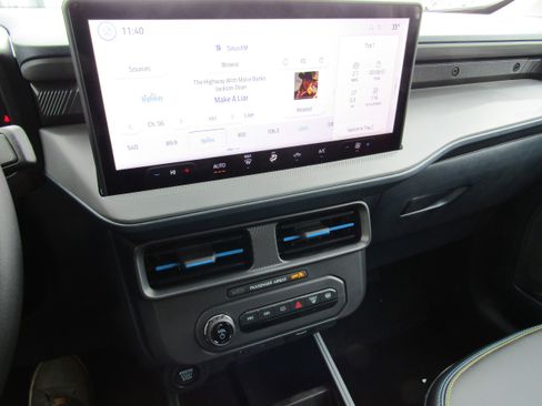 New 2026 Ford Maverick Lobo image 14