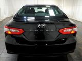 Used 2018 Toyota Camry LE image 5