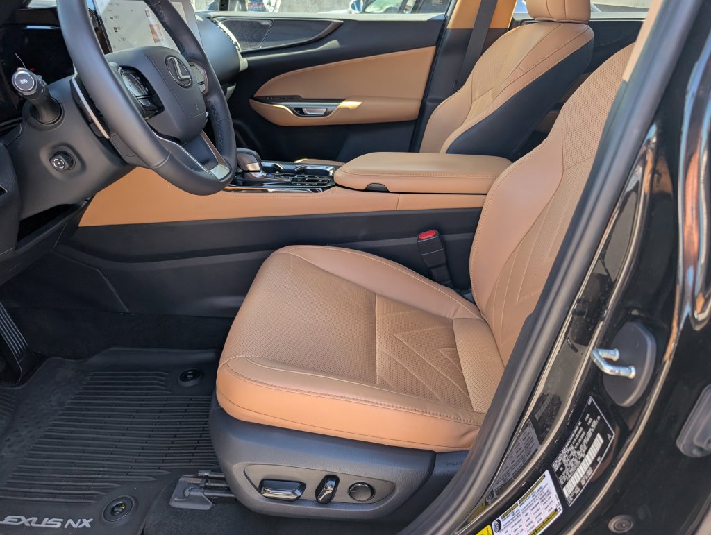 Used 2023 Lexus NX 350h AWD w/ Vision Package image 12