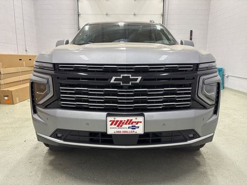 New 2026 Chevrolet Suburban High Country AWD/4WD image 9
