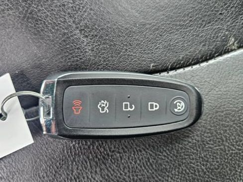 Used 2015 Ford Taurus SEL w/ Equipment Group 201A FWD image 29