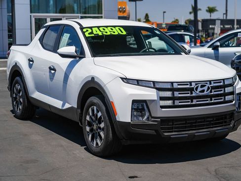 Used 2025 Hyundai Santa Cruz SE FWD image 5