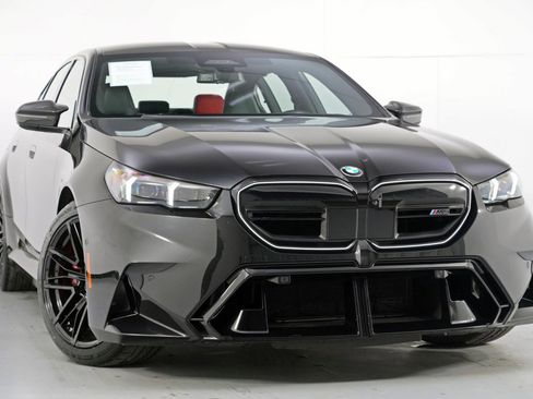 Used 2025 BMW M5 w/ Carbon Package image 4