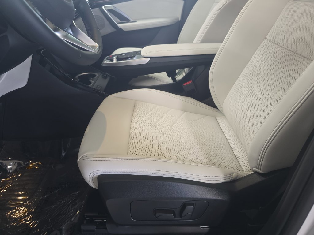 Used 2026 BMW X1 xDrive28i w/ Convenience Package AWD/4WD image 15