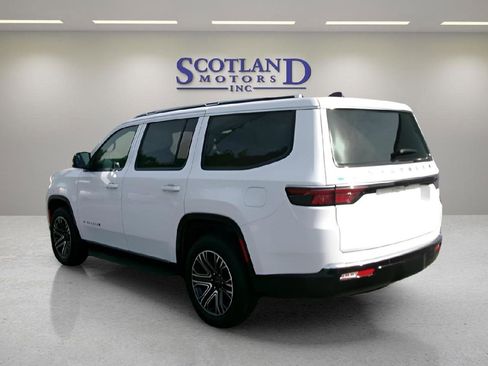 Used 2025 Jeep Wagoneer 4WD image 8