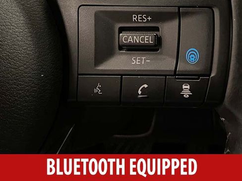 Used 2024 Nissan Pathfinder SV AWD/4WD image 11