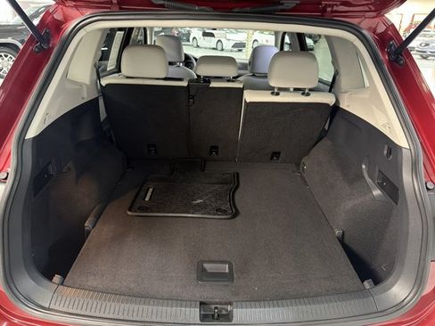 Used 2019 Volkswagen Tiguan SE w/ Panoramic Sunroof Package AWD/4WD image 12