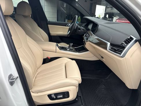 Used 2022 BMW X5 xDrive40i w/ Premium Package AWD/4WD image 13