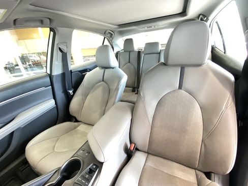 Used 2022 Toyota Camry XSE AWD/4WD image 14