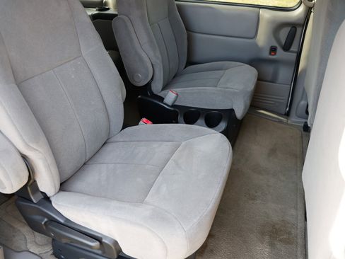 Used 2004 Oldsmobile Silhouette GL image 12