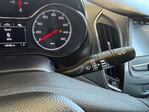 Used 2019 Chevrolet Cruze LT w/ Convenience Package FWD image 14