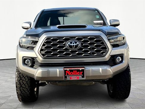 Used 2023 Toyota Tacoma TRD Sport image 3