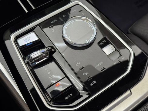 Used 2023 BMW i7 xDrive60 image 35