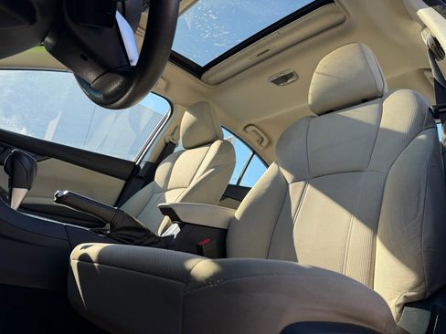 Used 2019 Subaru Impreza 2.0i Premium image 11