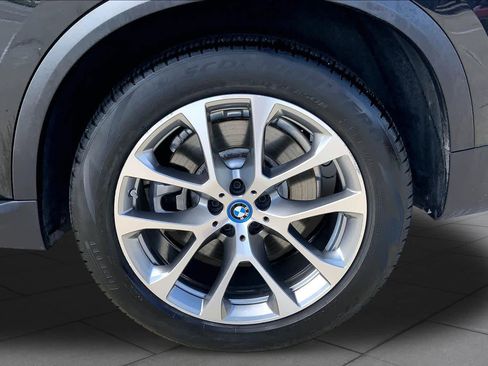 Used 2025 BMW X5 xDrive50e AWD/4WD image 11