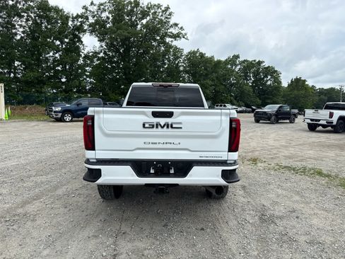 New 2026 GMC Sierra 2500 Denali Ultimate AWD/4WD image 4