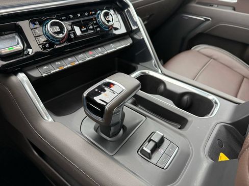 Used 2026 GMC Sierra 1500 Denali AWD/4WD image 19