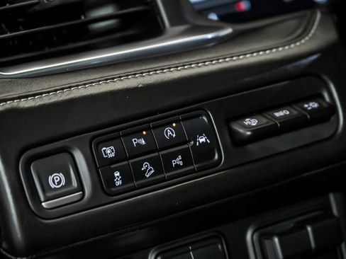 Used 2023 GMC Yukon XL Denali Ultimate image 17