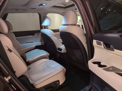 Used 2023 Hyundai Palisade Calligraphy image 11